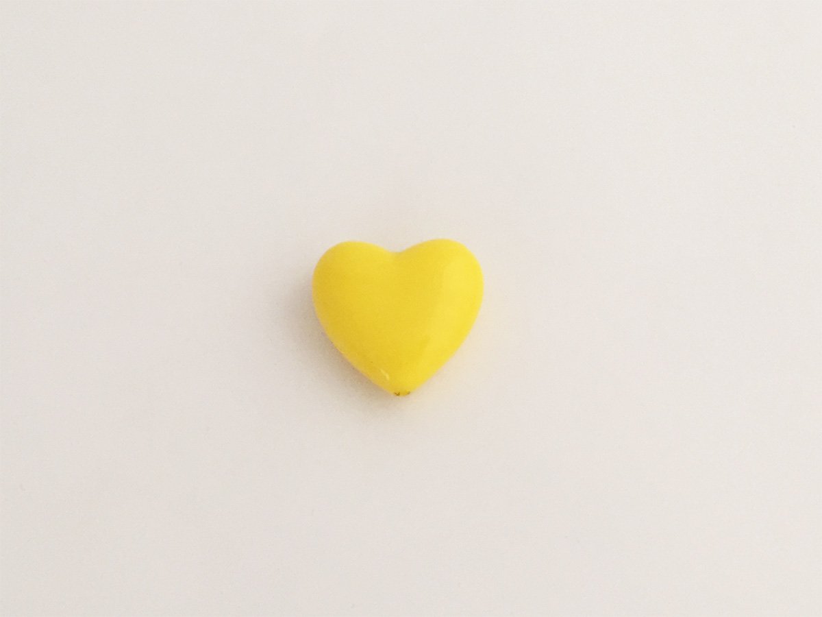 CUORE PLEXI MM.30 COL.GIALLO
