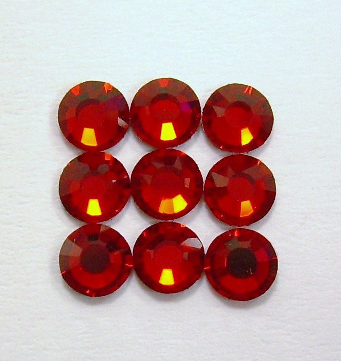 PRECIOSA STRASS HOT FIX SS6 LT.SIAM